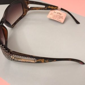 Betsey Johnson Accessories - BNWT Betsey Johnson Sunglasses Betsey Johnson Accessories - BNWT Betsey Johnson Sunglasses